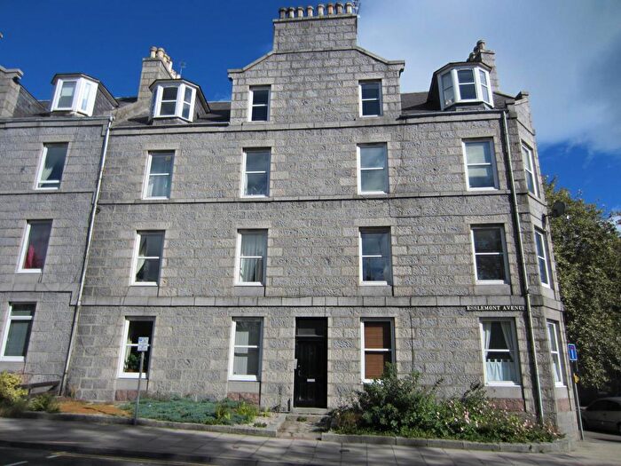 2 Bedroom Flat To Rent In Esslemont Avenue, Top Floor Right, AB25