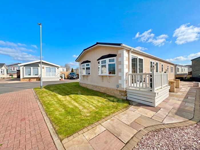 3 Bedroom Mobile/park Home For Sale In Willow Park, Lochlibo Road, Burnhouse, Beith, KA15