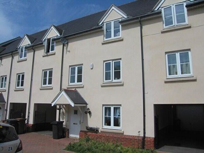 4 Bedroom House To Rent In Harberd Tye, Great Baddow, Chelmsford, Essex, CM2