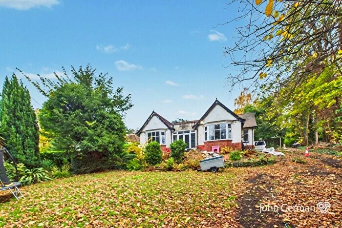 3 Bedroom Detached Bungalow For Sale In Highfield Drive, Winshill, DE15