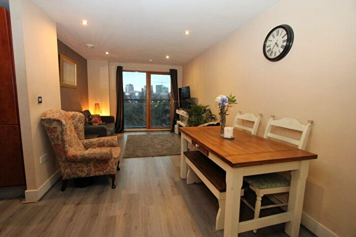 2 Bedroom Flat To Rent In Magellan House, Clarence Dock, Amouries Way, Leeds, LS10