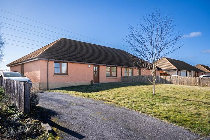 3 Bedroom Semi-Detached Bungalow For Sale In Mansefield Park, Kirkhill, Inverness, IV5