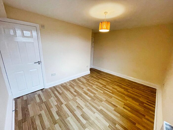 2 Bedroom Flat To Rent In Cowbridge Road East, Cardiff, CF5