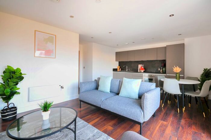 2 Bedroom Flat To Rent In Ordsall Lane, Salford, M5