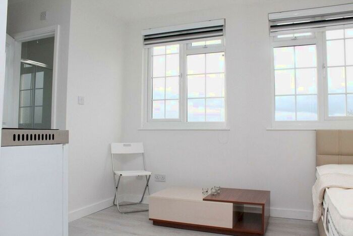Studio To Rent In Studio, A Cockfosters Road, EN4