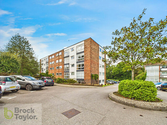 2 Bedroom Flat For Sale In Winnals Park, Paddockhall Road, Haywards Heath, RH16