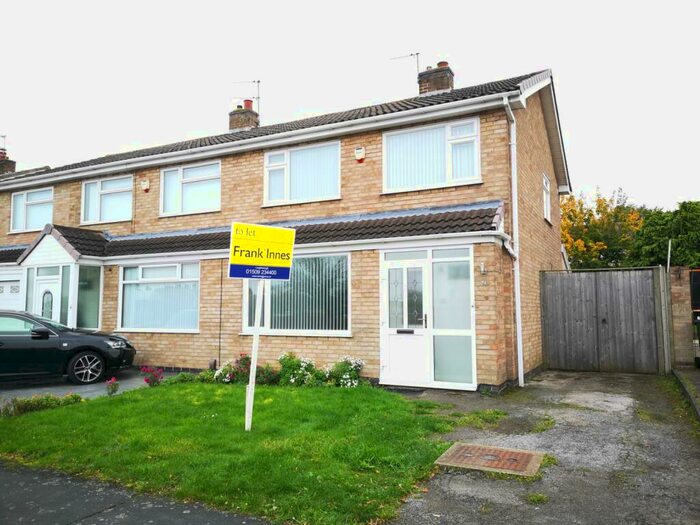 3 Bedroom House To Rent In Buckingham Drive, Loughborough, LE11