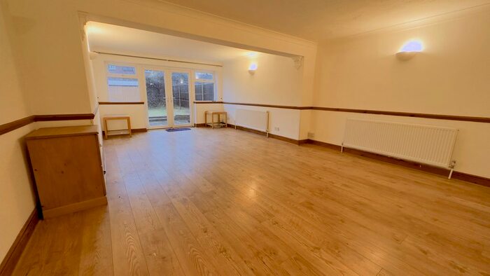 3 Bedroom Terraced House To Rent In Meadow Road, Bushey, WD23