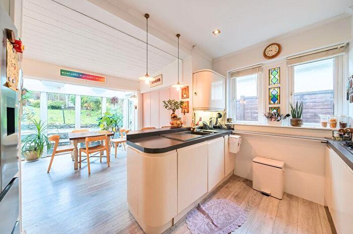 2 Bedroom Detached Bungalow For Sale In Valley Road, Kenley, CR8