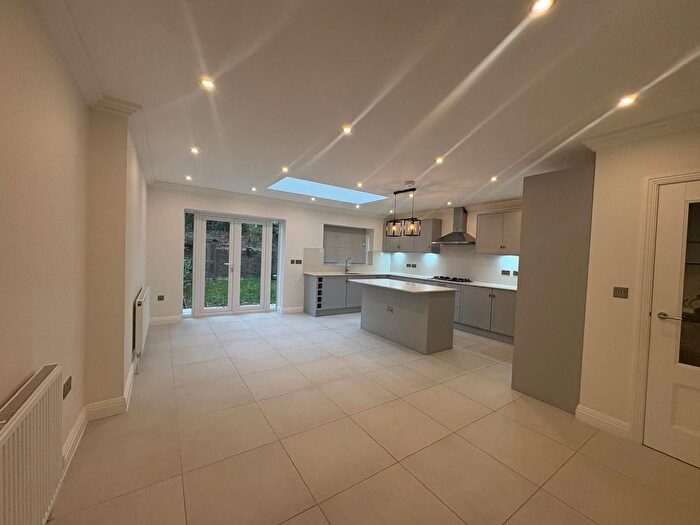 3 Bedroom Semi Detached House To Rent In Brooklyn Way, West Drayton, UB7