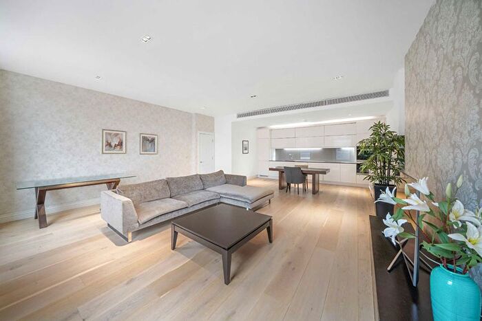 2 Bedroom Flat For Sale In Seymour Street, Marylebone, W1H