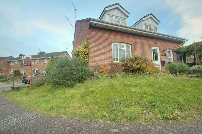 1 Bedroom Terraced House To Rent In Grove Gardens, Tring, HP23