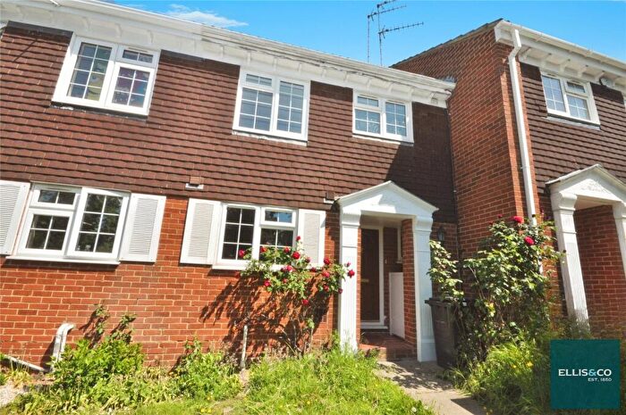 3 Bedroom Terraced House To Rent In Moss Hall Grove, West Finchley, London, N12