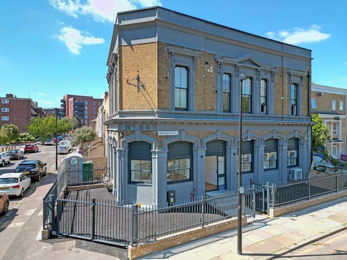 3 Bedroom Flat To Rent In Locksley Street, London, E14