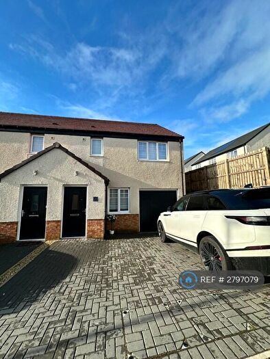 3 Bedroom Semi Detached House To Rent In Lily Drive, Glasgow, G33