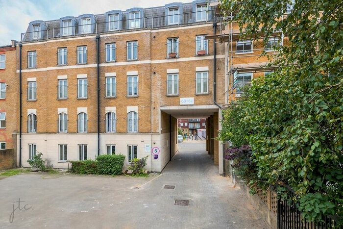 2 Bedroom Flat To Rent In Queens Road, Peckham, London, SE15