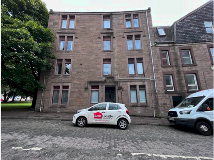 2 Bedroom Flat To Rent In Crescent Street, Dundee, DD4