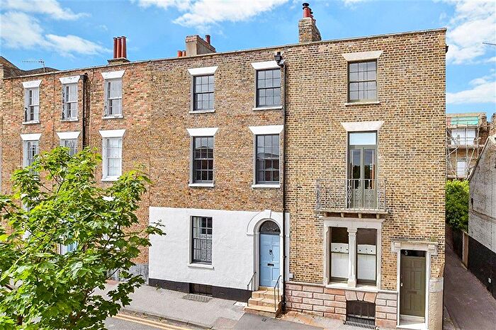 6 Bedroom Terraced House For Sale In Chapel Place, Ramsgate, Kent, CT11