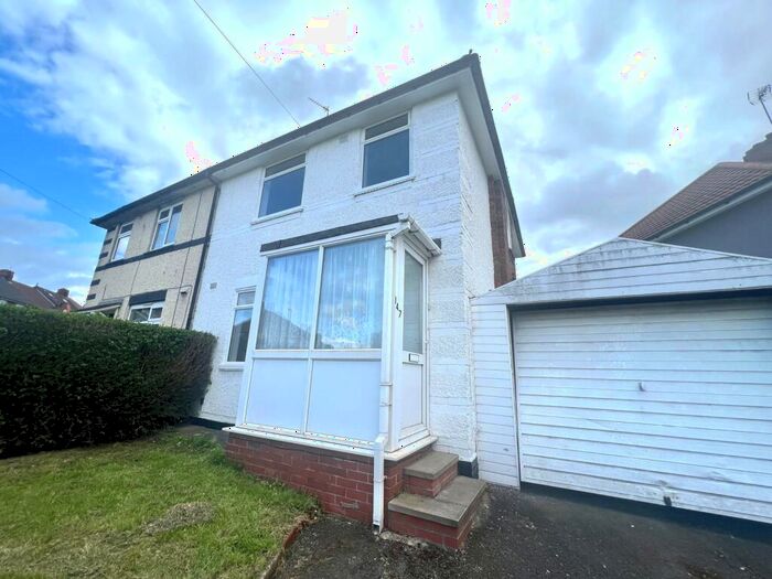 3 Bedroom House To Rent In Hales Lane, Smethwick, B67