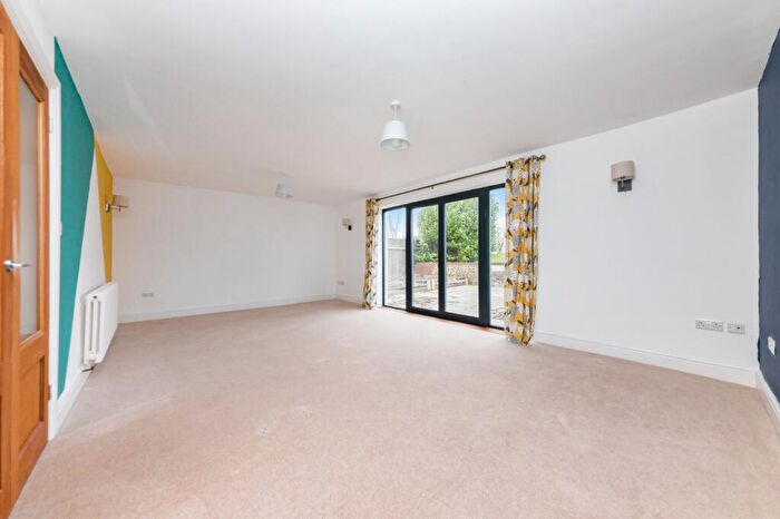 4 Bedroom Property For Sale In Stoneham, Lower Stoneham, BN8