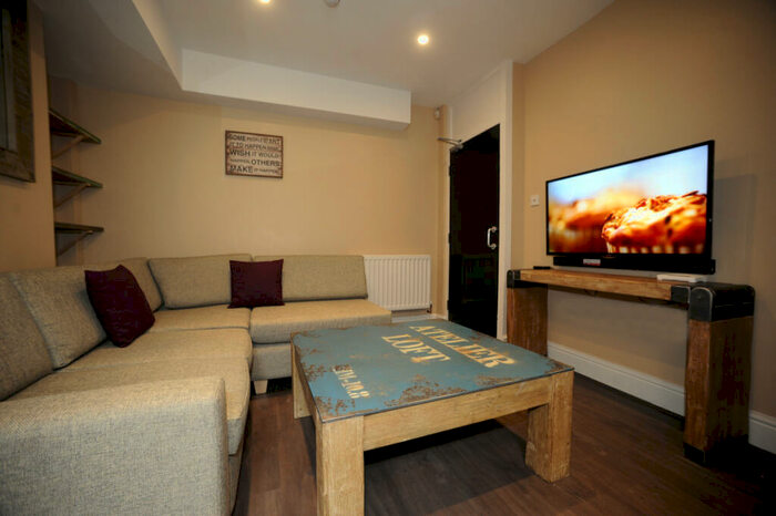 4 Bedroom Terraced House To Rent In Victoria Street, Exeter, EX4