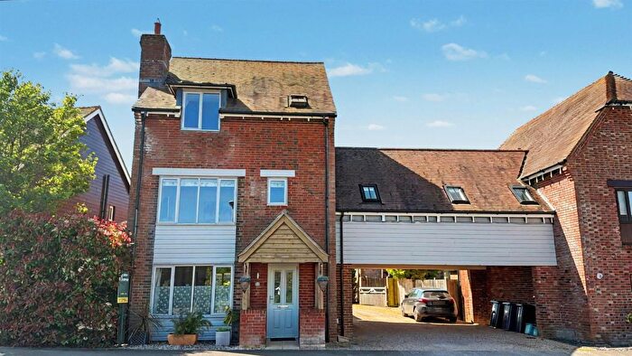 4 Bedroom Link Detached House For Sale In Augustan Avenue, Shillingstone, Blandford Forum, DT11