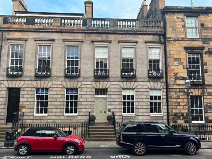 4 Bedroom Town House To Rent In Alva Street, West End, Edinburgh, EH2