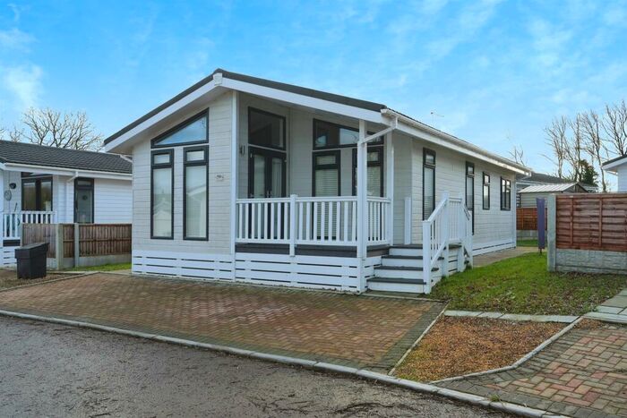 2 Bedroom Park Home For Sale In Mapleridge Lane, Yate, Bristol, BS37