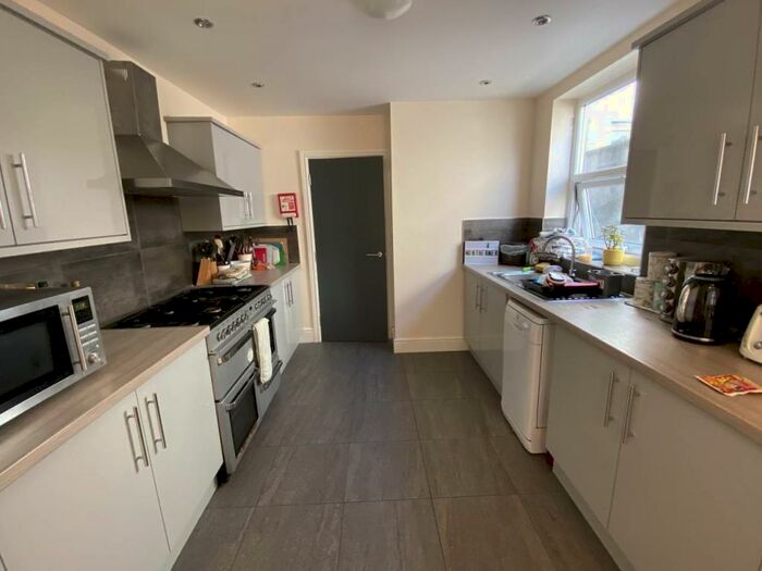 7 Bedroom House To Rent In Monthermer Road, Cathays, Cardiff, CF24