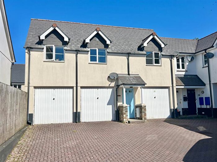2 Bedroom Coach House For Sale In Mullion Close, St. Austell, PL25