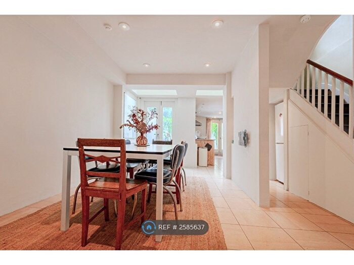 4 Bedroom Terraced House To Rent In Gifford Street, London, N1