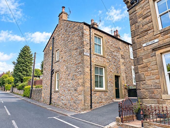 3 Bedroom Cottage For Sale In Harrison Terrace, Grindleton, BB7
