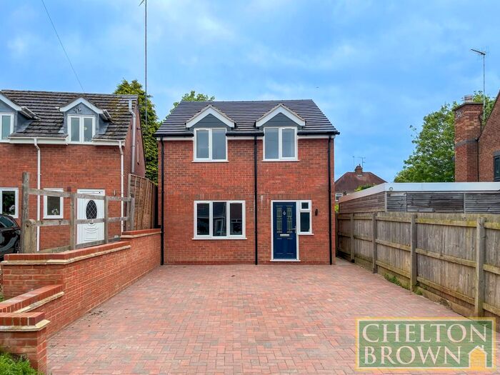 3 Bedroom Detached House To Rent In Holden Grove, Daventry, Northamptonshire, NN11