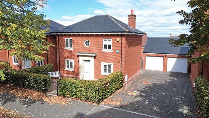 4 Bedroom Detached House For Sale In Hospital Road, Wellesley, Aldershot, GU11