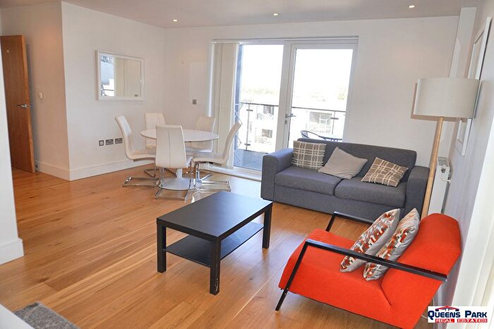 3 Bedroom Flat To Rent In Grove Park, Colindale, London, NW9