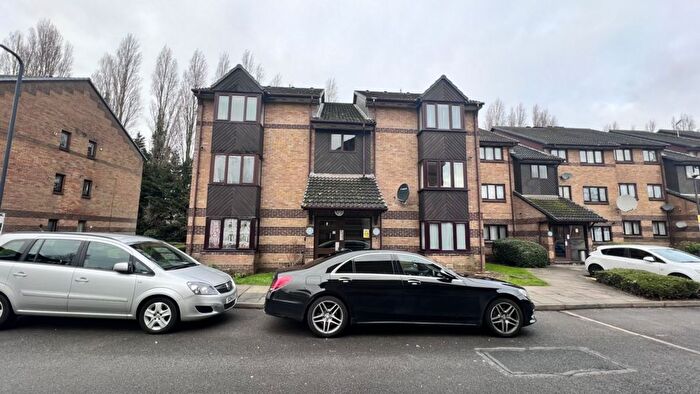 Studio To Rent In Harp Island Close, Neasden, NW10