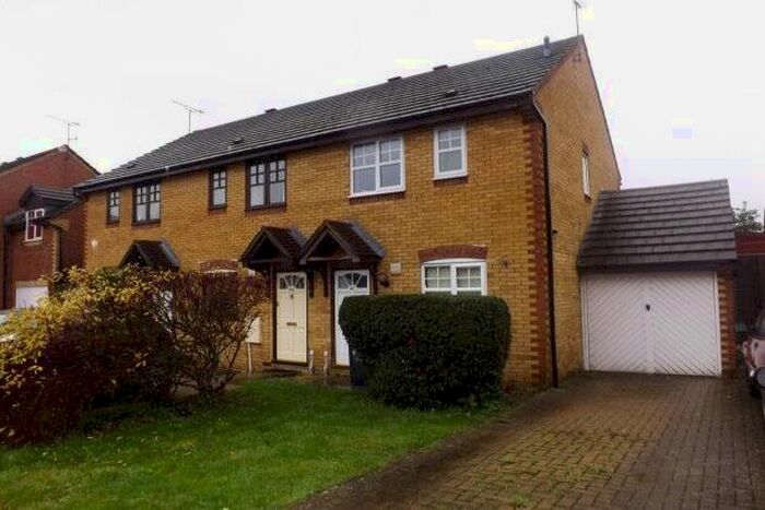 2 Bedroom Property To Rent In Dunsford Close, Swindon, SN1