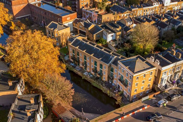 4 Bedroom Town House To Rent In Nightingale Mews, Bow, E3