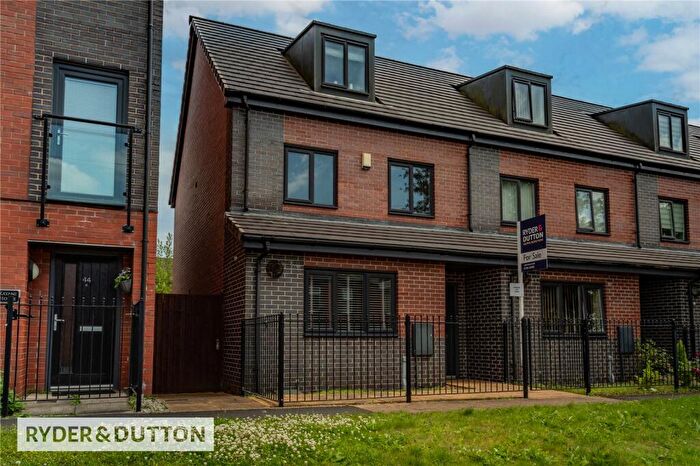 3 Bedroom Town House For Sale In Halifax Road, Hamer, Rochdale, Greater Manchester, OL16