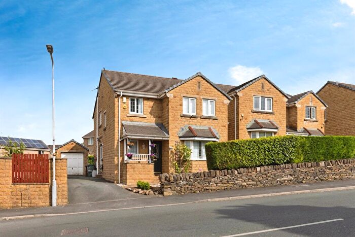 4 Bedroom Detached House For Sale In Hollybank Road, Bradford, BD7