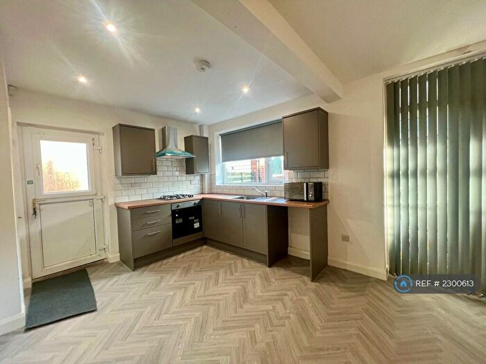 3 Bedroom Semi-Detached House To Rent In Wynford Avenue, Leeds, LS16