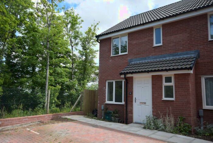 3 Bedroom Semi-Detached House To Rent In Sams Close, Bideford, Devon, EX39