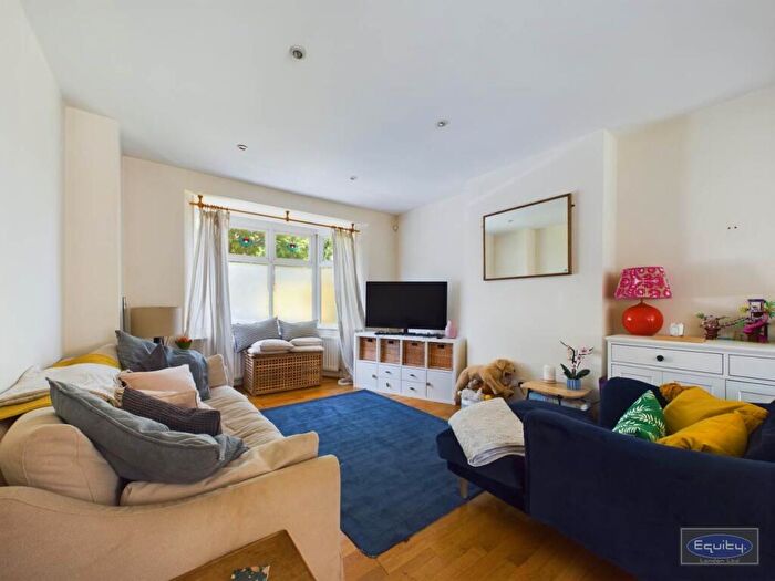 3 Bedroom Semi-Detached House To Rent In Elder Road, Norwood, London, SE27