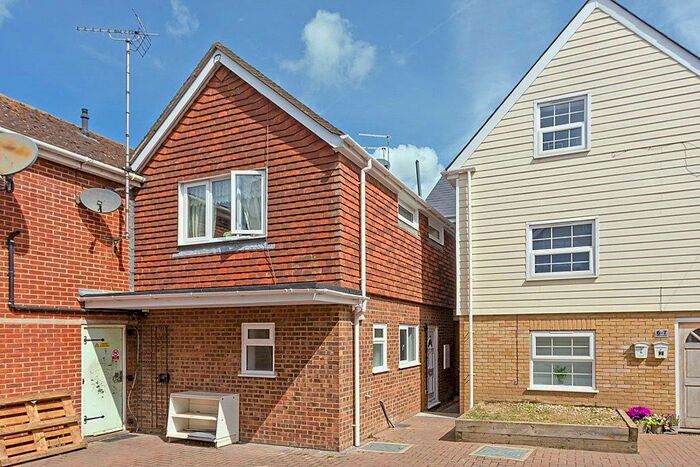 1 Bedroom Apartment To Rent In East Street, Sittingbourne, Kent, ME10