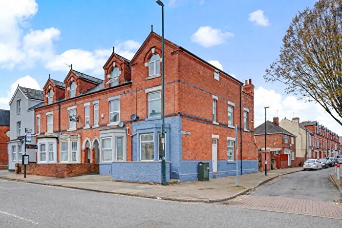 4 Bedroom End Of Terrace House For Sale In Colwick Road, Nottingham, NG2