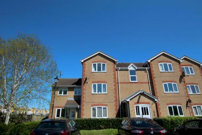 2 Bedroom Apartment To Rent In Farriers Close, SN1