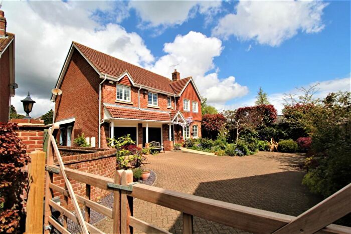 5 Bedroom Detached House To Rent In Shipley Close, Alton, Hampshire, GU34
