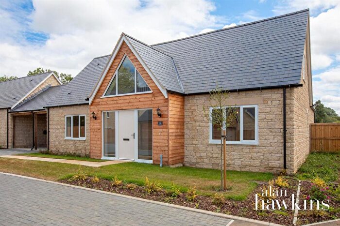 3 Bedroom Detached House For Sale In Old Orchard Close, Christian Malford, Chippenham, SN15