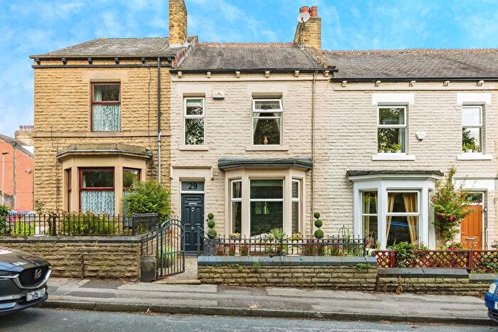 4 Bedroom Property For Sale In Victoria Crescent, Barnsley, S75