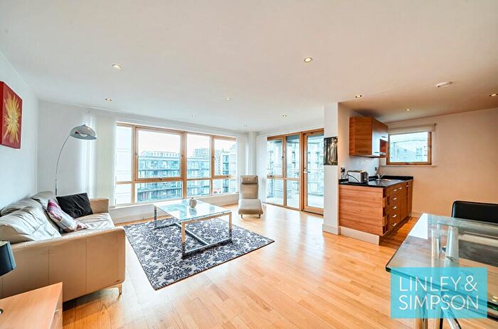 2 Bedroom Flat For Sale In Mcclintock House, The Boulevard, Leeds, LS10